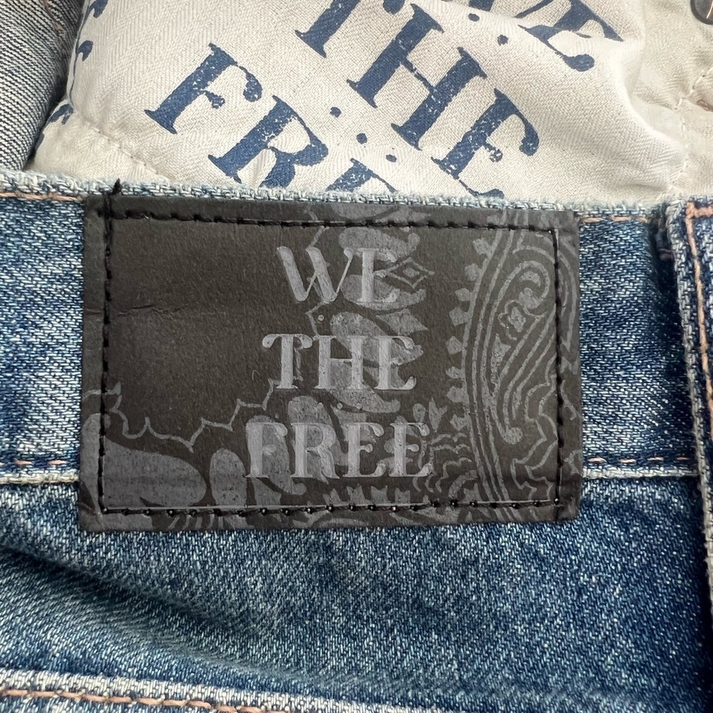 We The Free Ripple Wide Leg Crop Jeans unique design and frayed hems - Picture 6 of 8